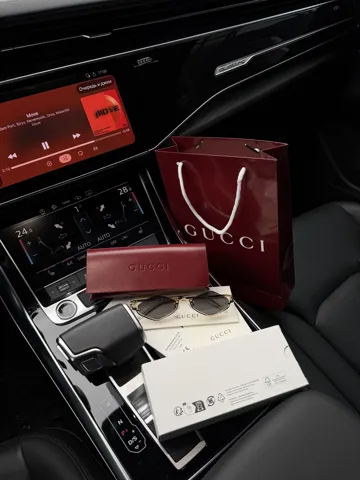 Gucci GG1604S 001 Black/Gold 35/22/145