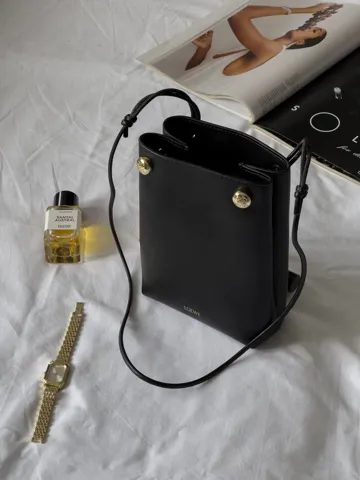 Loewe Pebble Pouch in Smooth Calfskin Black